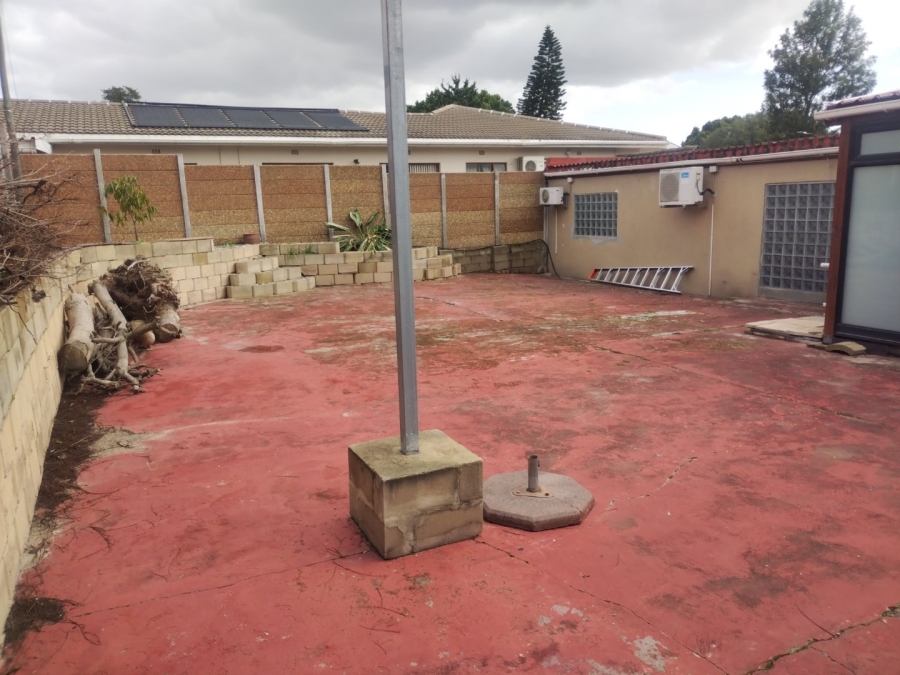7 Bedroom Property for Sale in Brackenfell Central Western Cape